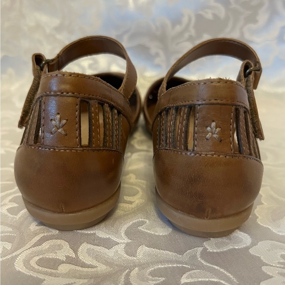 NWOT Cobb Hill By New Balance Brown Leather Flats With Decorative Cutouts, 9N - Picture 8 of 12